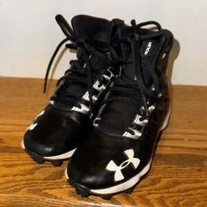 Under Armour Kids Black‎ Cleats size 13K